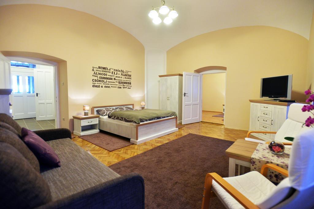 Foter Apartman エゲル エクステリア 写真